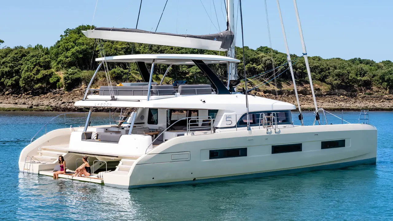 Sailing Catamarans Charter