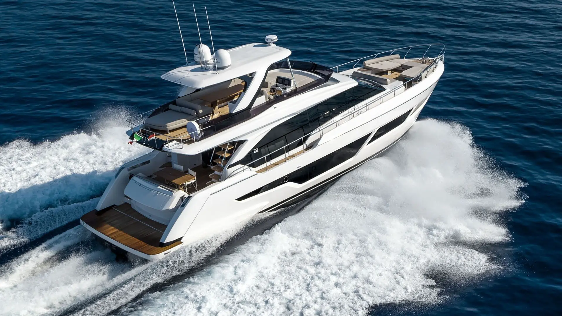 Power Yachts Charter