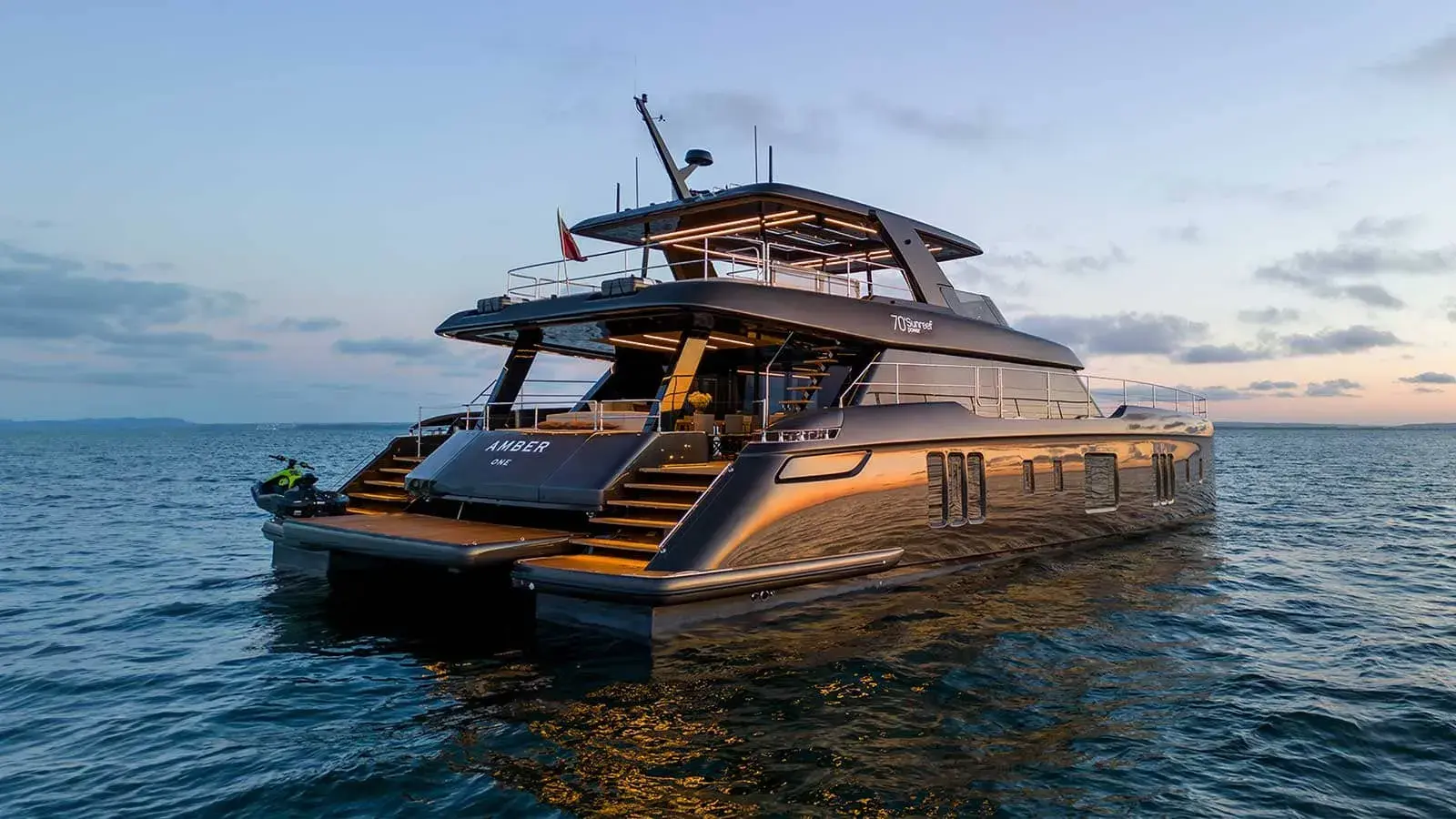 Power Catamarans Charter